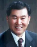 작가, (전직)기업대표이사인 조명현의 대표 이미지