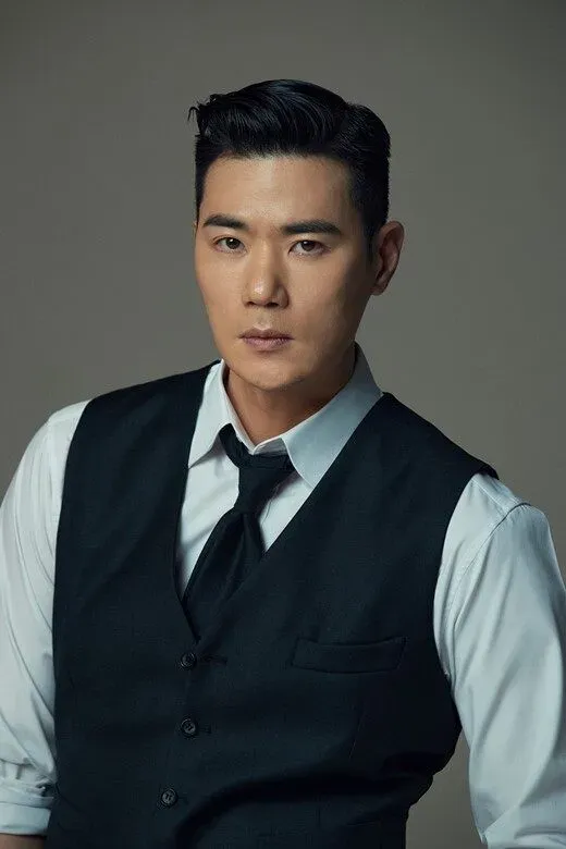 배우인 김강우의 대표 이미지