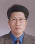 연구인인 홍섭의 대표 이미지