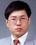 대학교수인 신창언의 대표 이미지