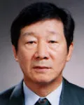 소설가, 출판인, (전직)신문기자인 윤덕한의 대표 이미지