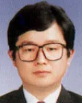 대학교수, (전직)특정직공무원인 성기용의 대표 이미지