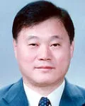 (전직)행정공무원인 이익주의 대표 이미지