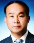 신문기자인 홍권삼의 대표 이미지