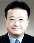 신문기자인 이영수의 대표 이미지