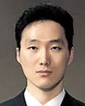 변호사인 윤현철의 대표 이미지