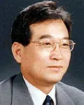 대학교수인 남청의 대표 이미지