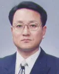 세무사인 신동만의 대표 이미지