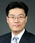 대학교수인 권철의 대표 이미지