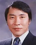 대학교수인 강철신의 대표 이미지