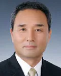 대학교수인 강신욱의 대표 이미지