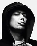 가수인 DJ 크러쉬의 대표 이미지