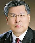 대학교수인 이윤보의 대표 이미지