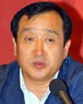 영화평론가인 전양준의 대표 이미지