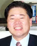 (전직)대학총장, (전직)산부인과의사, (전직)대학교수인 두재균의 대표 이미지