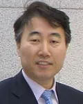 언론인인 신동호의 대표 이미지