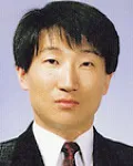 (전직)변호사, (전직)대학교수인 민홍석의 대표 이미지