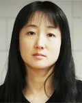 소설가인 유미리의 대표 이미지