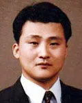 검사인 윤웅걸의 대표 이미지