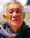 소설가, 번역가인 이윤기의 대표 이미지