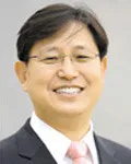 정당인인 신언직의 대표 이미지