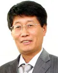 대학교수인 마기중의 대표 이미지