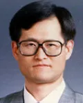대학교수인 이동권의 대표 이미지