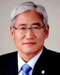 정당인인 원용균의 대표 이미지