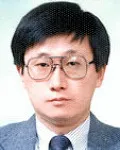 연구인인 이영철의 대표 이미지