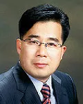 신문인인 홍성조의 대표 이미지