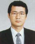(전직)대학교수인 김동건의 대표 이미지