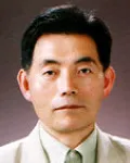 한국화가, (전직)대학교수인 김수길의 대표 이미지