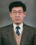 대학교수인 신재호의 대표 이미지