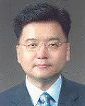 대학교수인 신동규의 대표 이미지