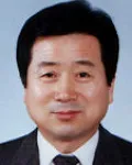 안과의사, 수필가인 최유근의 대표 이미지