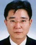 판사인 한정규의 대표 이미지