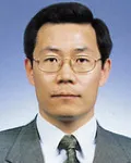 변호사, (전직)판사, (전직)대학교수인 김태경의 대표 이미지