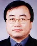 대학교수인 이기철의 대표 이미지