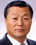 (전직)학교법인인, (전직)기업인, (전직)대학학장인 윤석용의 대표 이미지