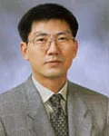 대학교수인 이성호의 대표 이미지