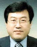 시인, (전직)별정직공무원, (전직)신문기자인 이영진의 대표 이미지