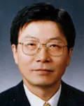 연구인인 김영철의 대표 이미지