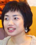 미술사가인 김경아의 대표 이미지