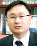 판사인 이명철의 대표 이미지