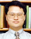 대학교수인 김민수의 대표 이미지