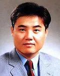 대학교수인 이진의 대표 이미지