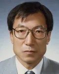 대학교수, (전직)신문기자인 박정수의 대표 이미지