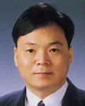 변호사, (전직)판사인 김영진의 대표 이미지