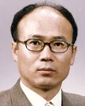 대학교수, 시인인 최승호의 대표 이미지