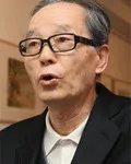 소설가인 홍성찬의 대표 이미지